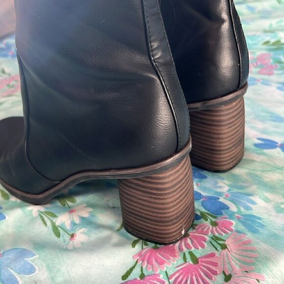 Korks Destiny Booties - 8.5 - Picture 5 of 10